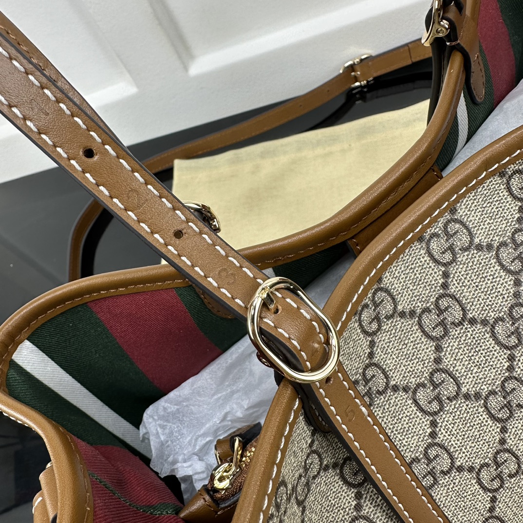 Gucci Shopping Bags